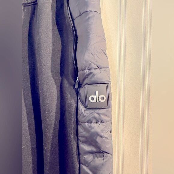 ALO Yoga Black Track Pants with High-Waisted Tapered Fit Sz S - Picture 3 of 6